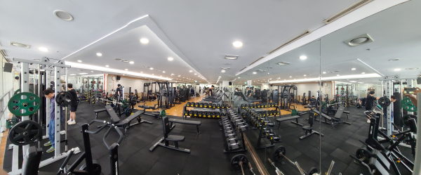 헬스장 정비 모습