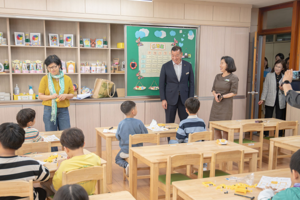 최원철 공주시장, 신월초 늘봄학교 현장 방문 모습