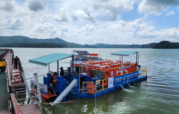 녹조 제거 활동 관련 사진(2023년 안동댐)