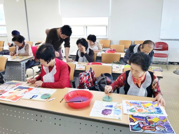 2024년 문화예술교육 지원 공모사업인 ‘예술누림’에 참여해 연극과 미술 프로그램이 선정됐다.