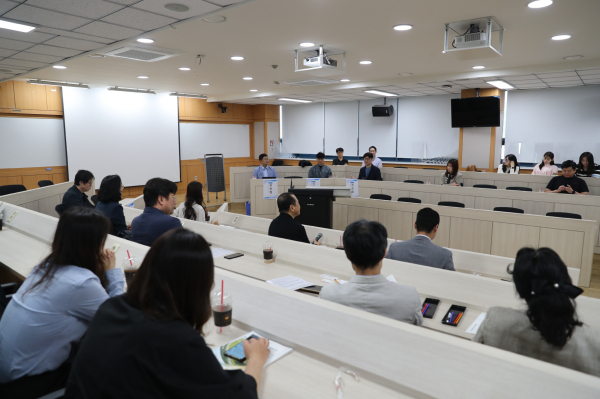 22일 개최된 ‘한국리빙랩네트워크 과학기술워킹그룹 세미나’에서 전문가 패널 토의를 진행하고 있다.