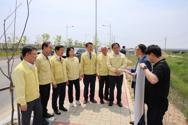 산건위, 2024년 예산안 심사 중 현장방문 (지역특화 임대형 스마트팜 사업지)