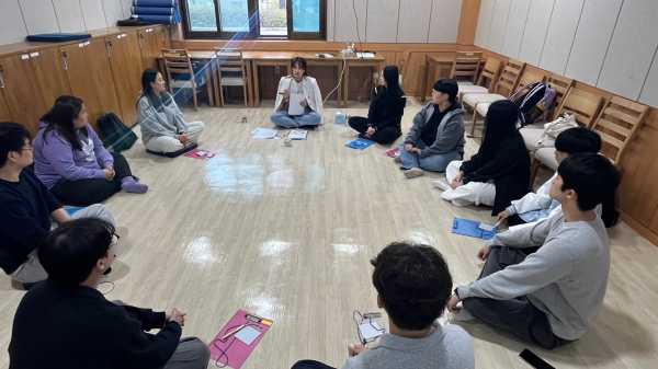 1학기 집단상담 프로그램의 하나로 진행한 ‘내 마음으로 떠나는 여행’ 운영 모습