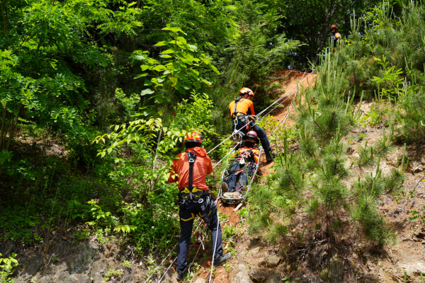 산악구조훈련 모습