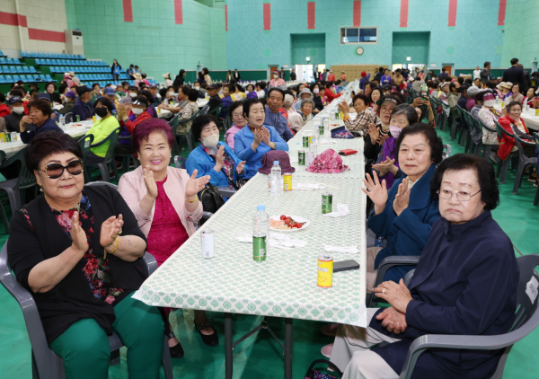 읍면 경로행사 성료 (태안읍 5월 18일)