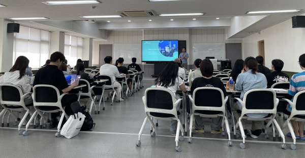 목원대 대학일자리플러스본부 강의실에서 열린 해외취업설명회 모습.
