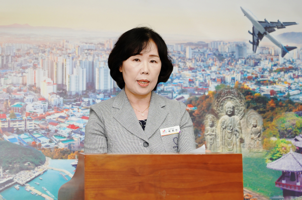 11일 시청 브리핑룸에서 박희선 서산시 보건행정과장이 응급의료체계 강화 방안을 설명했다.