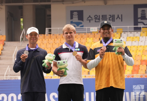 이은호 선수 시상식 (좌측 첫번째)