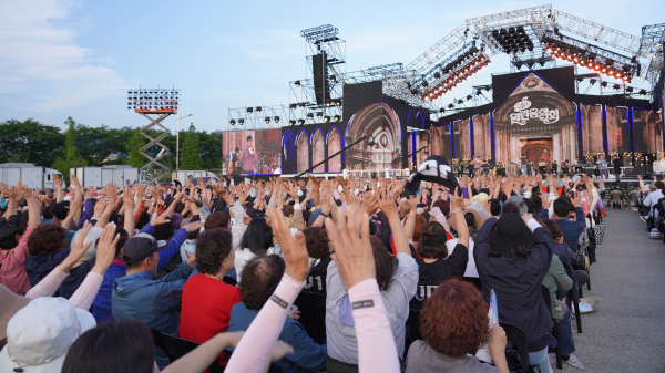 지난 11일, 해미국제성지 앞 청년광장에서 개최된 열린 음악회 개최 모습