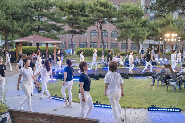 시니어모델 런웨이 모습