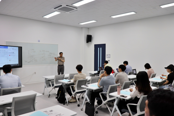 14일 세종일자리경제진흥원 2층 교육장 …‘초보자를 위한 핵심기초 무역실무 설명회’ 진행 모습