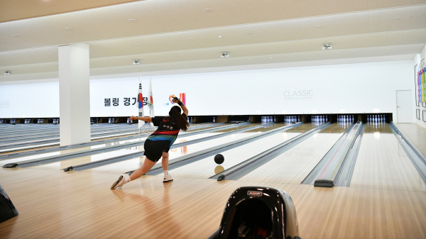 지난 13일부터 16일까지 열린 제76회 충청남도민체육대회에서 15개 시군 선수단이 열띤 경기 모습