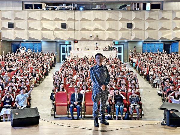 19일, 이국종 국군대전병원장을 초청 ‘명강연 콘서트(3기)’ 개최 기념사진