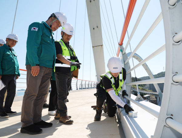 지난 5월 13일 근흥면 안흥나래교에서 진행된 집중안전점검 모습