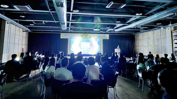 웹툰웹소설융복합계열, 졸업전시회 ‘꿈위 2025:테라리움 진행 모습