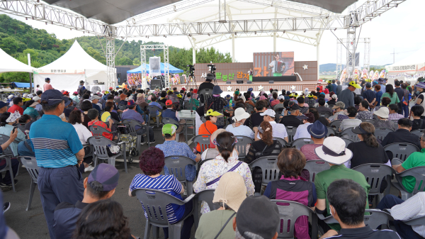 지난 22일부터 23일까지 팔봉산 어울림마당 일원에서 열린 '제23회 팔봉산 감자축제' 개최 모습