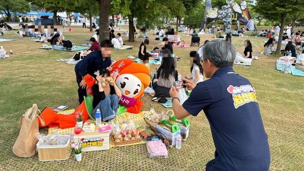지난 21일부터 22일 여의도 한강공원에서 진행된 여름 관광지 홍보