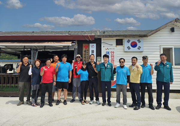 지난 25일 홍순광 서산시 부시장과 관계 공무원이 대산읍 벌천포 해수욕장 현장을 찾아 안전시설 관리 현황을 점검하고 안전관리요원을 격려했다.