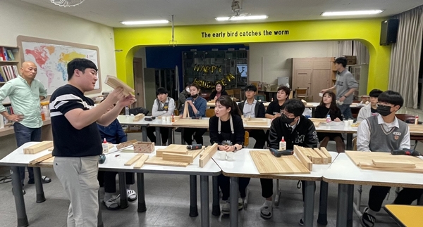 함께하는 명석교육공동체 목공 체험’ 활동 모습