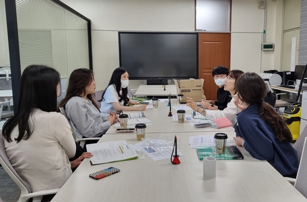 다교과 전문적 학습 공동체 ‘우생다’의 활동 모습