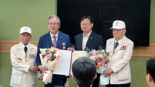 새로남교회 오정호 담임목사 국민포장 전수