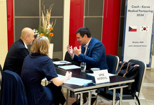 2024 의료바이오 통합 무역사절단 파견 (상담모습)