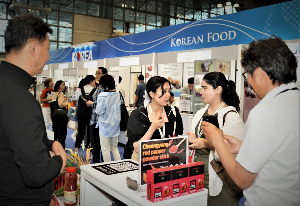 뉴욕팬시푸드쇼 한국관 유망 K-푸드 수출 상담