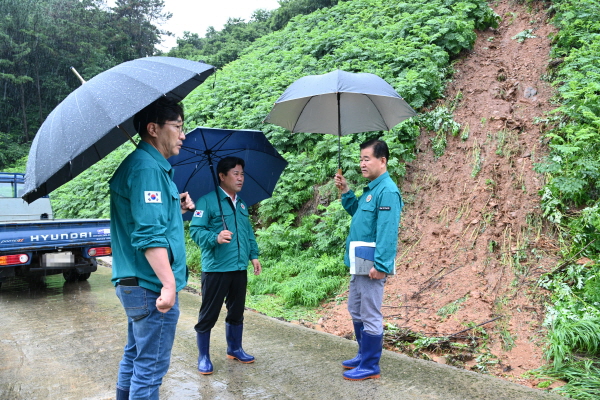 부여군 충화면 만지리 토사유출 현장 방문 모습