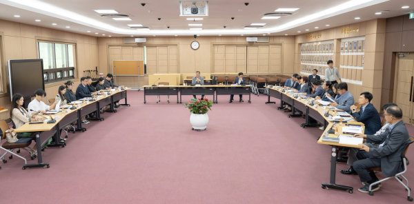 청년정책 기본계획수립용역 착수보고 및 청년정책 위원회 위원 위촉식 개최 모습