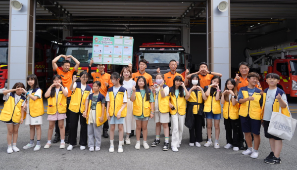 신봉초 봉사동아리 조치원소방서 방문, 직접 쓴 손 편지 전달