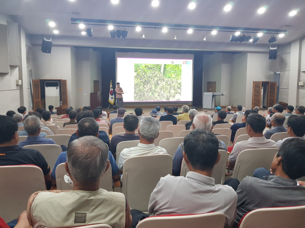 아산배연구회 과수화상병 예방 및 유통교육 진행 모습