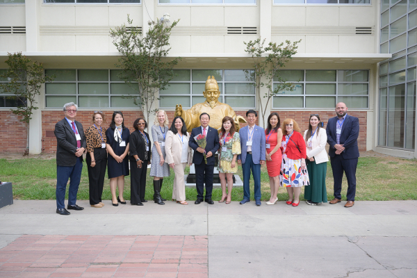 LA시티대학 방문 단체사진