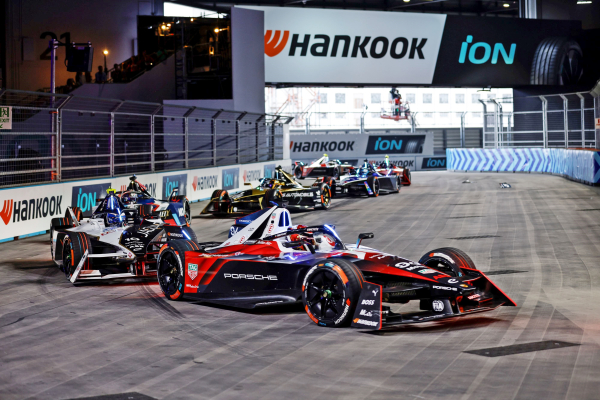 한국타이어 후원 포뮬러 E 시즌9 2023 한국 런던 E-PRIX 대회 장면 참고용 이미지