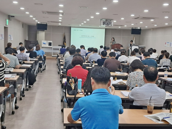 지난 24일, 충남주택관리사협회 소속 지역의 아파트 관리소장을 대상으로 ‘다함께돌봄사업 설명회’를 개최했다