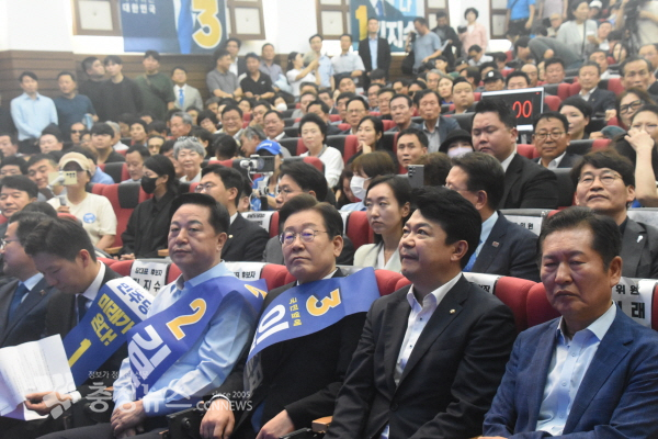 김지수 후보, 김두관 후보, 이재명 후보, 복기왕 충남도당위원장, 정청래 최고위원