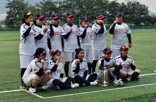 대전보건대 소프트볼 스포츠클럽 ‘HiT 치다’