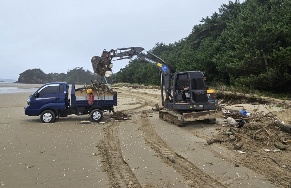 피서철 해안가 쓰레기 수거 (안면읍 삼봉 240724)