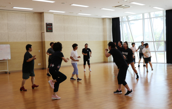 건강댄스 진행 모습