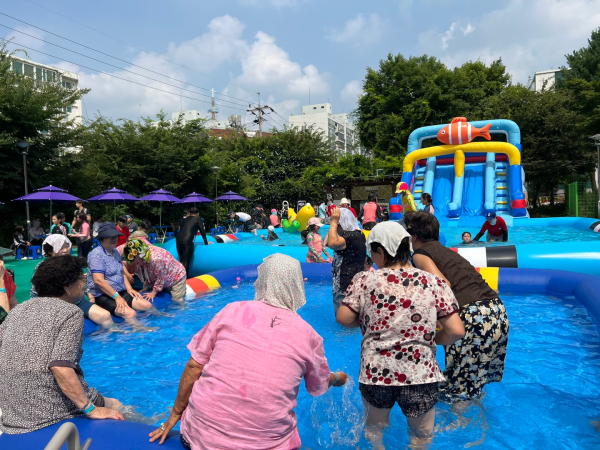 지역주민을 위한 여름 맞이 물놀이(“썸머투게더”) 축제 개최 모습
