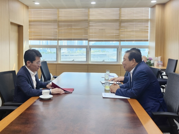12일 김윤상 기획재정부 2차관 면담 모습