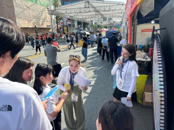 지난 9일부터 17일까지 총 9일간 진행된 ‘2024 대전 0시 축제’ 기간 ‘대전시 자매·우호 도시 홍보관’ 운영 모습