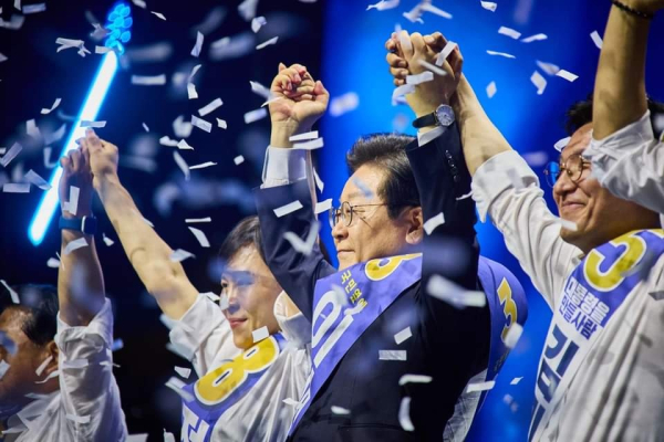 민주당 이재명 대표가 18일 연임을 확정지었다. 사진은 이재명 대표 SNS 캡처.