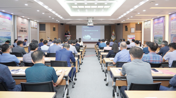 23일, 시청 대회의실에서 진행된 고위 공직자 반부패·청렴 교육
