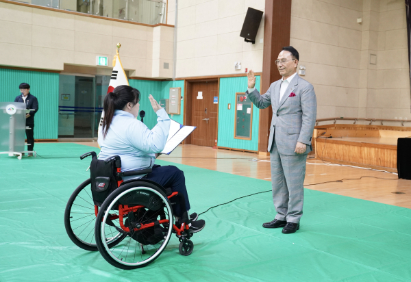 26일 제30회 충청남도장애인체육대회에 참가하는 천안시 선수단이 종합 1위 달성을 목표로 필승을 다짐하고 있다.