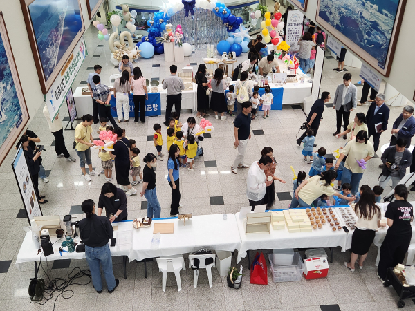 이공사오 청년 창업 마켓 진행 행사장 모습