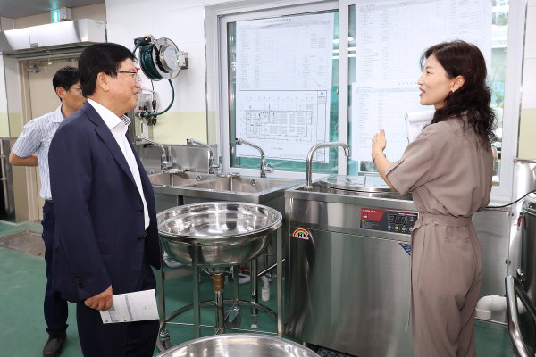 최교진 교육감, 2024년 9월 개교학교 현장 점검 모습(바른초등학교)