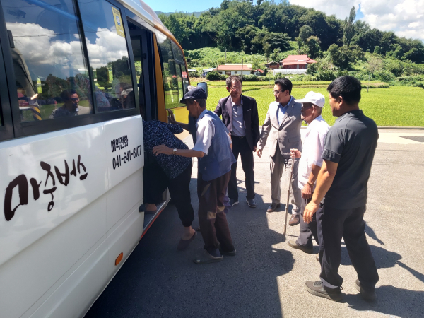 마중버스 대중교통 이용모습