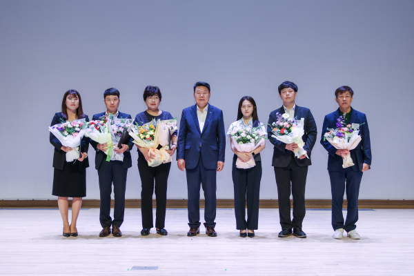 적극행정 우수공무원 선발 시상식 모습