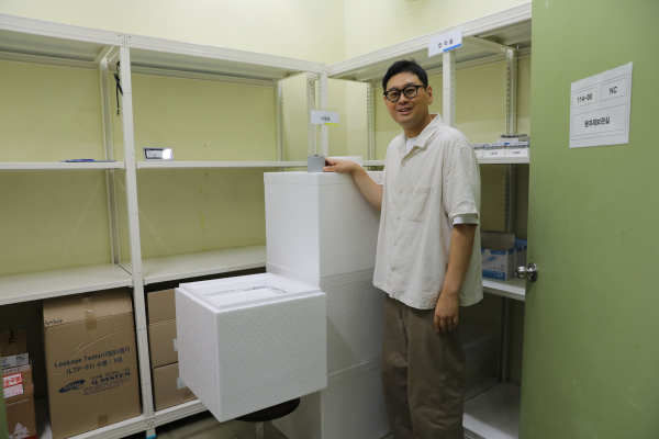 방사성 표지의약품 ‘캐리엠아이비지(131I)주사액의 운송용기를 개발했다.(동위원소연구부 조은하 책임연구원)