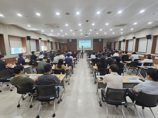 4일, 조치원 청사 강당에서 공단과 세종시 소속 공공기관 대상으로 산업안전보건 전문교육 진행
